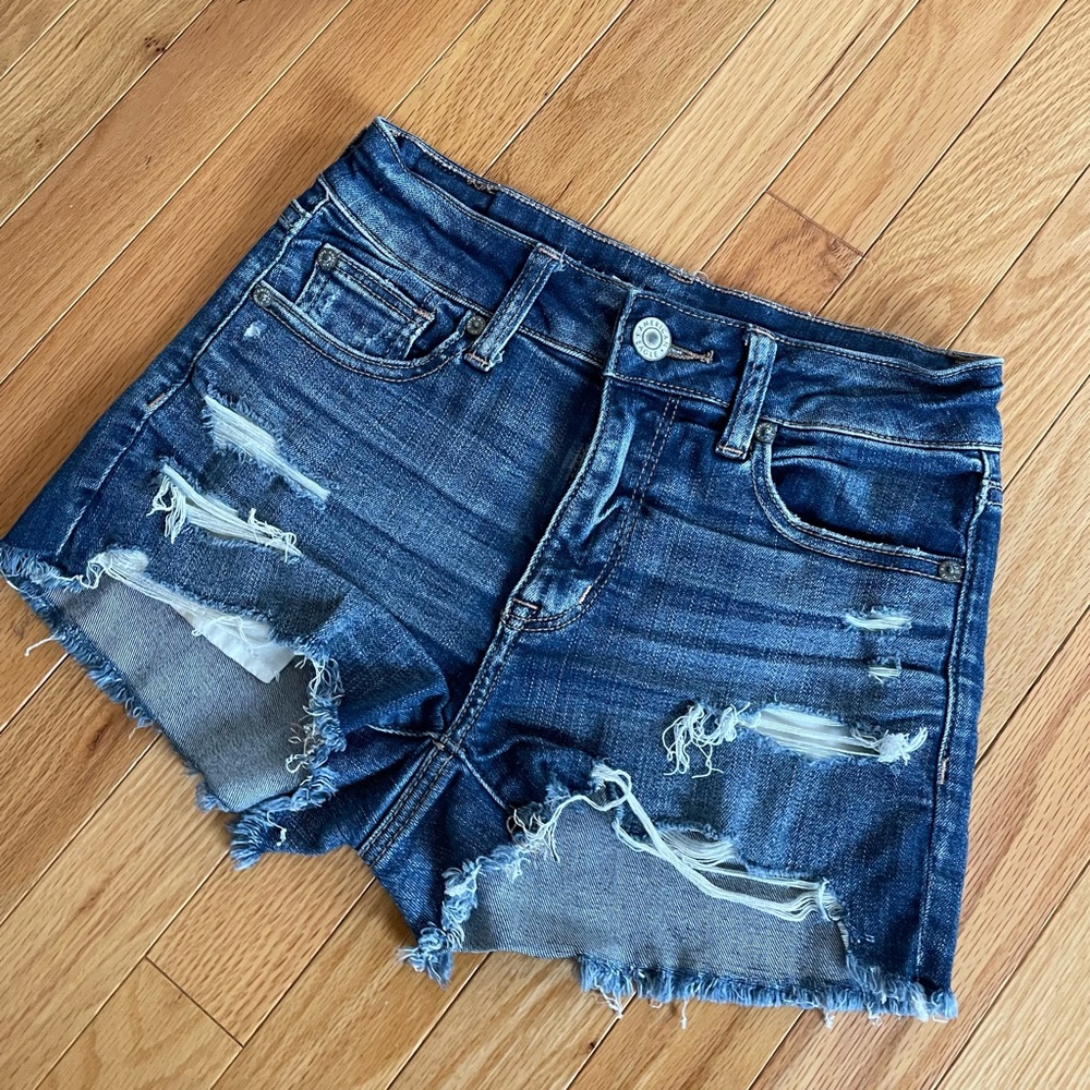 American Eagle - High Rise Shortie